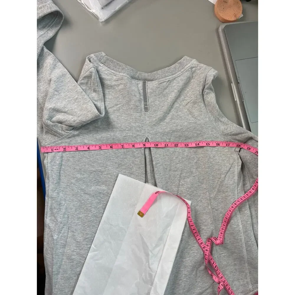 Lululemon Gray Crew Neck Long Sleeve Athletic Sweatshirt Small